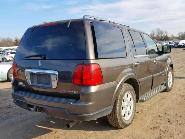 5LMFU28565LJ00306 - 2005 LINCOLN NAVIGATOR Qəhvəyi foto 4