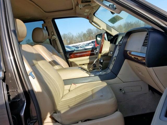 5LMFU28565LJ00306 - 2005 LINCOLN NAVIGATOR Qəhvəyi foto 5