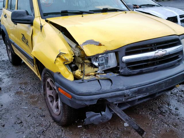 2CNBJ734X36910663 - 2003 CHEVROLET TRACKER ZR YELLOW photo 9