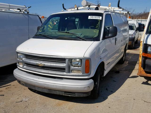 1GCFG25W611139916 - 2001 CHEVROLET EXPRESS G2 WHITE photo 2