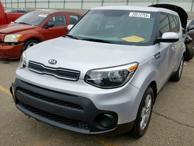 KNDJN2A2XJ7599211 - 2018 KIA SOUL SILVER photo 2