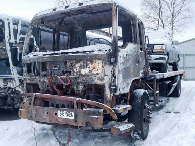 1GBJ7F1344F100007 - 2004 CHEVROLET T-SERIES F BURN photo 2