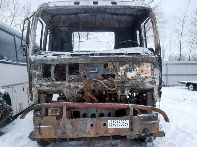 1GBJ7F1344F100007 - 2004 CHEVROLET T-SERIES F BURN photo 7