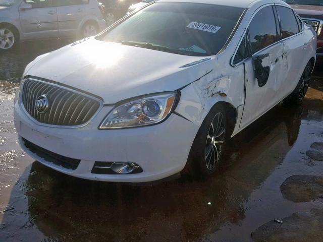 1G4PR5SK7H4104453 - 2017 BUICK VERANO SPO WHITE photo 2