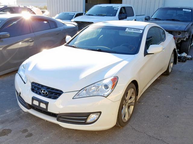 KMHHU6KHXAU041061 - 2010 HYUNDAI GENESIS CO WHITE photo 2