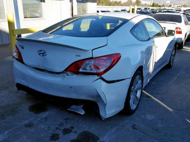 KMHHU6KHXAU041061 - 2010 HYUNDAI GENESIS CO WHITE photo 4