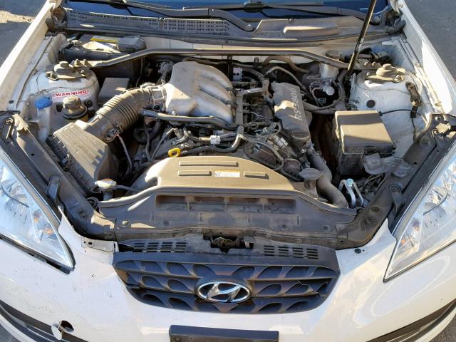 KMHHU6KHXAU041061 - 2010 HYUNDAI GENESIS CO WHITE photo 7