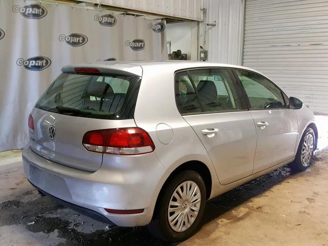 WVWDB7AJ5DW085335 - 2013 VOLKSWAGEN GOLF 银色 照片 4