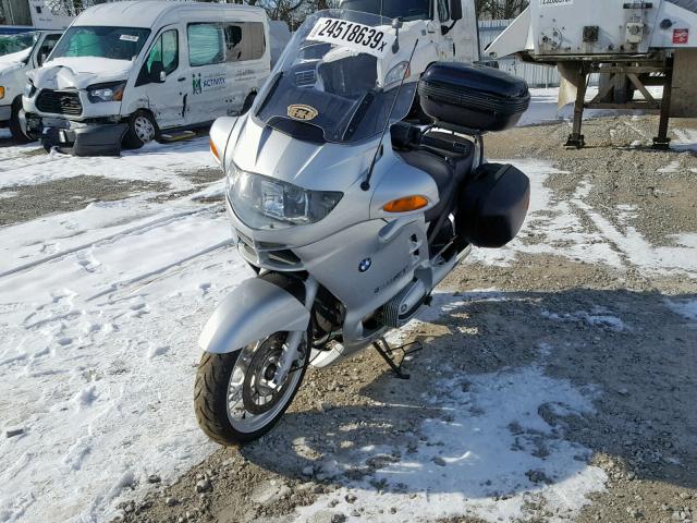 WB10499A82ZE87337 - 2002 BMW R1150 RT SILVER photo 2