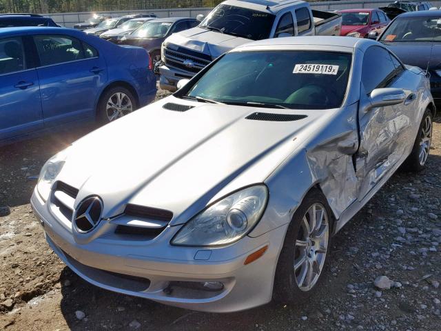 WDBWK56F15F035775 - 2005 MERCEDES-BENZ SLK 350 SILVER photo 2