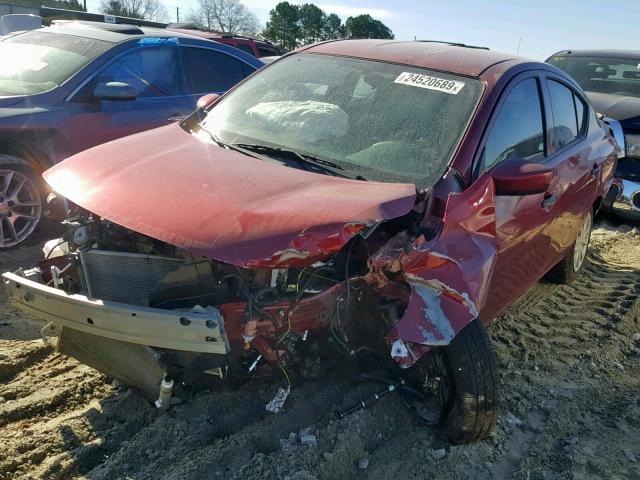 3N1CN7AP4JL806921 - 2018 NISSAN VERSA S RED photo 2