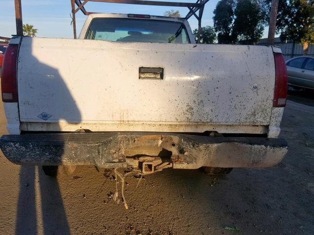 1GTFC24K8SZ505422 - 1995 GMC SIERRA C25 WHITE photo 9