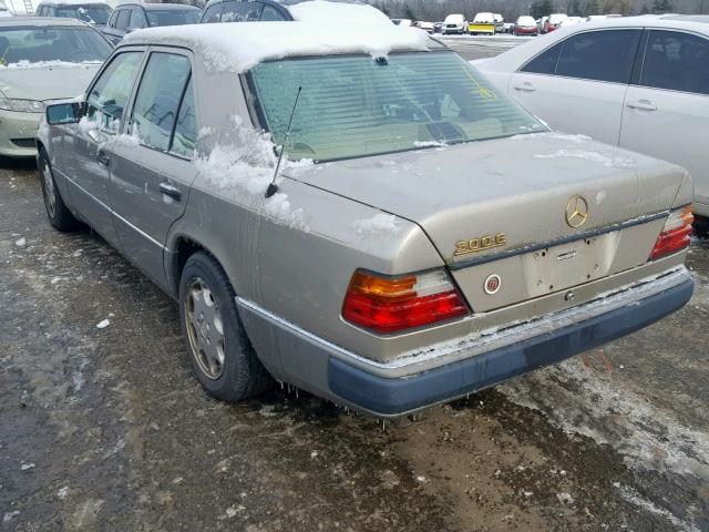 WDBEA28E1PB977496 - 1993 MERCEDES-BENZ 300 E 2.8 BEIGE photo 3