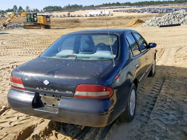 1N4BU31DXSC215621 - 1995 NISSAN ALTIMA XE BLACK photo 4