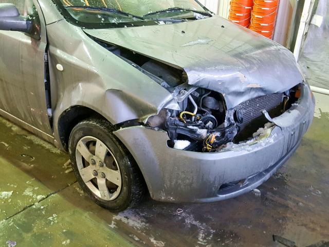 KL1TD56676B535616 - 2006 CHEVROLET AVEO BASE ნაცრისფერი ფოტო 9