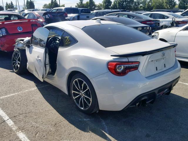 JF1ZNAA18H8711390 - 2017 TOYOTA 86 BASE WHITE photo 3