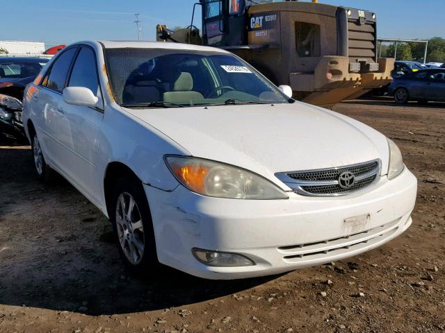 JTDBE32K840248996 - 2004 TOYOTA CAMRY LE WHITE photo 1