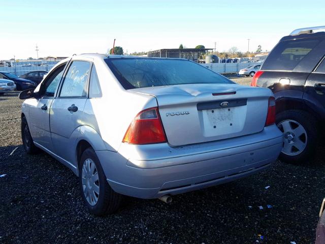 1FAFP34N57W161972 - 2007 FORD FOCUS ZX4 SILVER photo 3