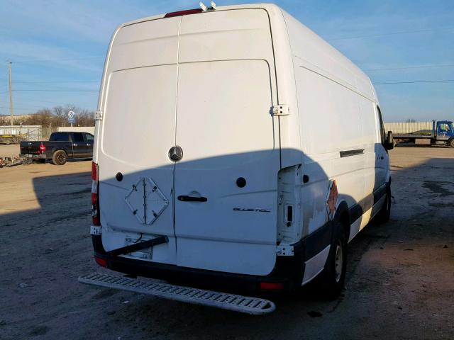 WD3PE8DE7E5900709 - 2014 MERCEDES-BENZ SPRINTER 2 WHITE photo 4