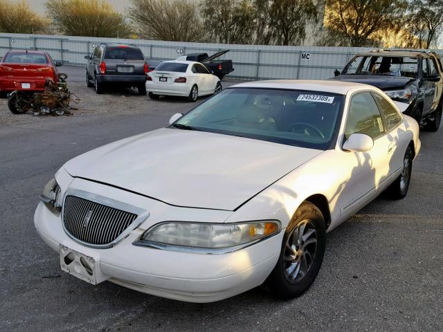 1LNFM91V9WY606478 - 1998 LINCOLN MARK VIII WHITE photo 2