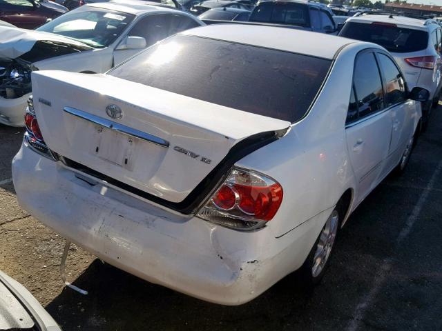 JTDBE32K553036816 - 2005 TOYOTA CAMRY LE WHITE photo 4