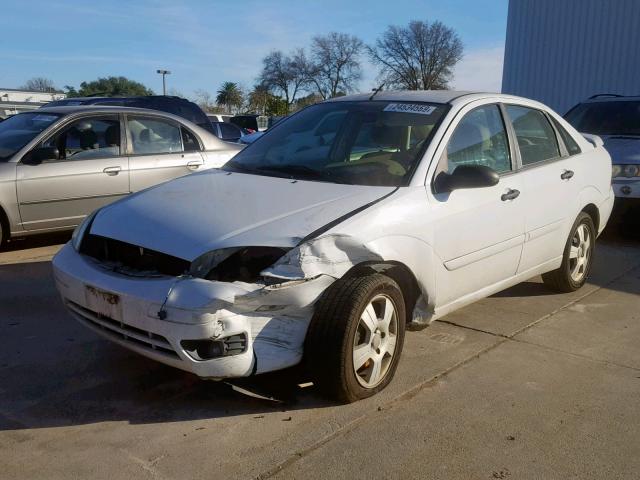 1FAFP34N77W238437 - 2007 FORD FOCUS ZX4 WHITE photo 2