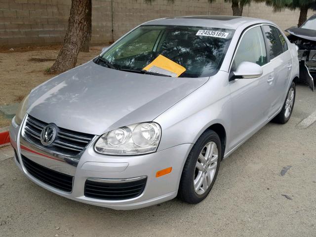 3VWEG71K27M129405 - 2007 VOLKSWAGEN JETTA WOLF SILVER photo 2