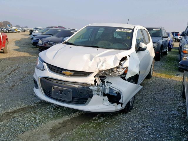 1G1JG6SH9J4104866 - 2018 CHEVROLET SONIC WHITE photo 2