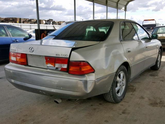 JT8BF28GXX5062067 - 1999 LEXUS ES 300 TWO TONE photo 4