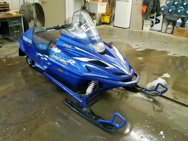 8CH024858 - 2000 YAMAHA 700CC BLUE photo 1