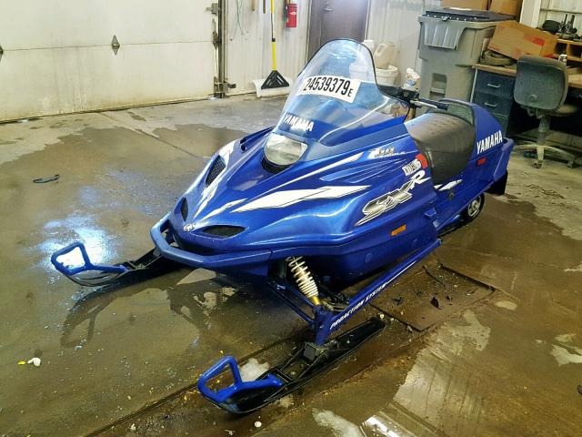 8CH024858 - 2000 YAMAHA 700CC BLUE photo 2