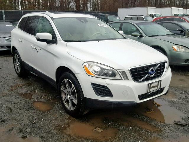 YV4902DZ2D2383264 - 2013 VOLVO XC60 T6 WHITE photo 1