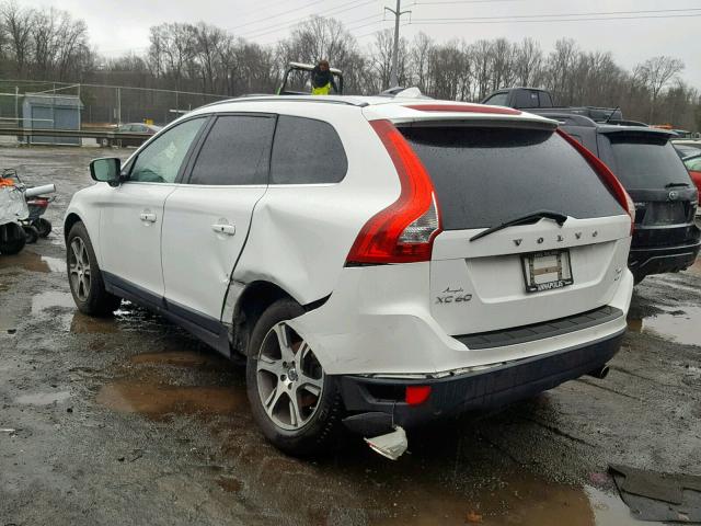 YV4902DZ2D2383264 - 2013 VOLVO XC60 T6 WHITE photo 3