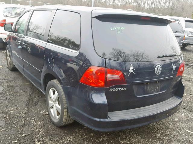 2V4RW3D15AR272308 - 2010 VOLKSWAGEN ROUTAN SE BLUE photo 3