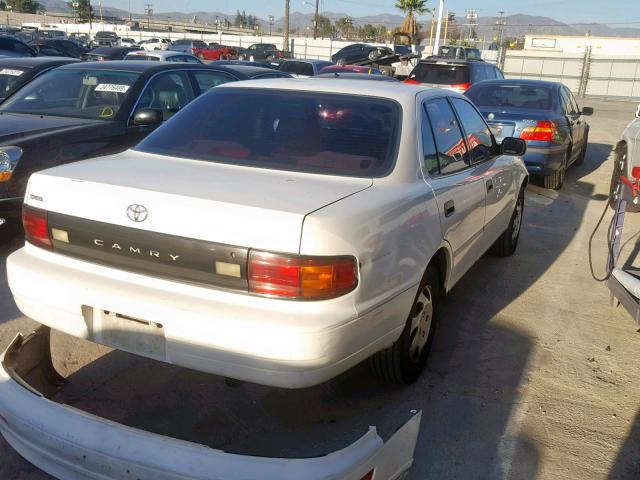 JT2SK11EXP0141275 - 1993 TOYOTA CAMRY DX WHITE photo 4