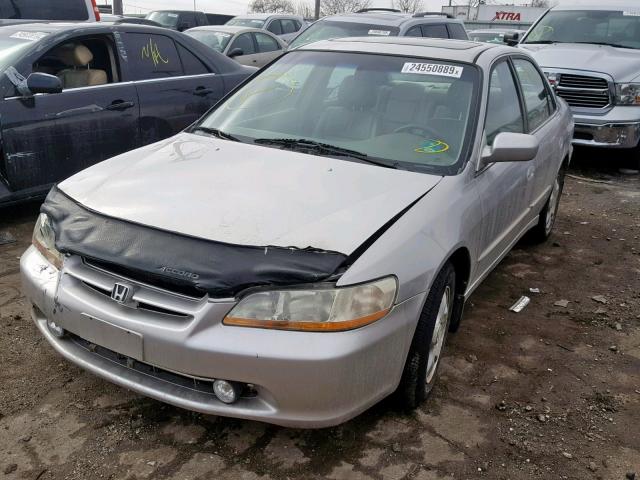 1HGCG1652WA014133 - 1998 HONDA ACCORD EX SILVER photo 2