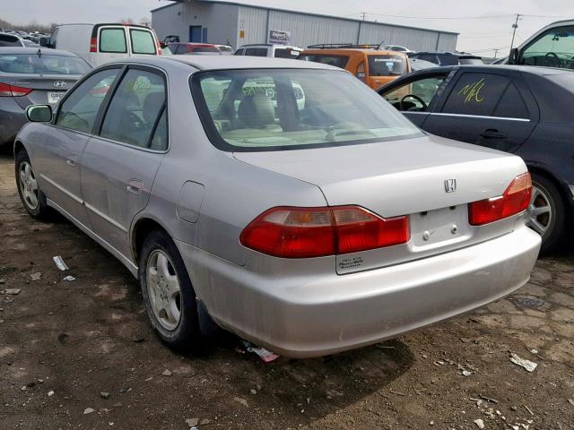 1HGCG1652WA014133 - 1998 HONDA ACCORD EX SILVER photo 3