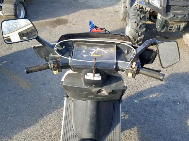 3H1HF030XTD100763 - 1996 HONDA CH80 GRAY photo 5