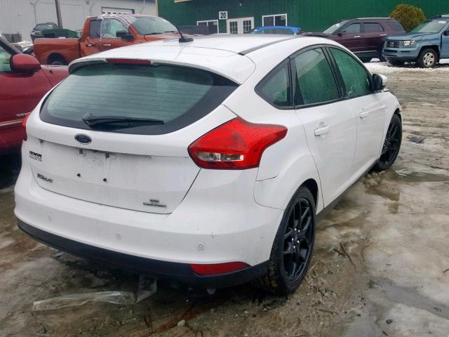 1FADP3K21GL303980 - 2016 FORD FOCUS SE WHITE photo 4