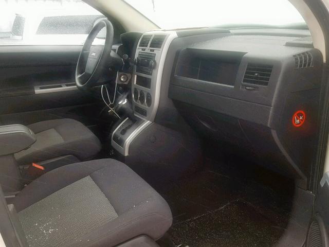 1J8FT47W28D580075 - 2008 JEEP COMPASS SP თეთრი ფოტო 5