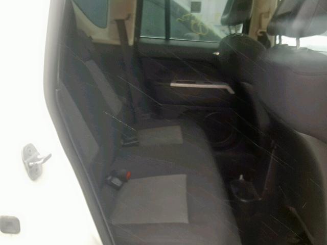 1J8FT47W28D580075 - 2008 JEEP COMPASS SP თეთრი ფოტო 6