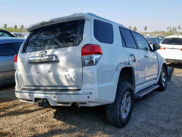 JTEZU5JR5B5021501 - 2011 TOYOTA 4RUNNER SR WHITE photo 4