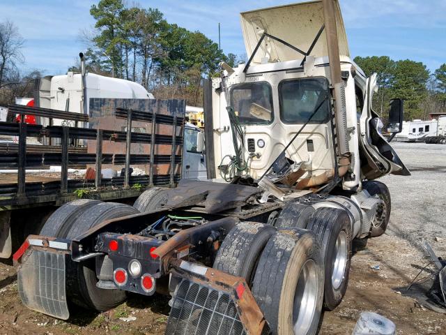 3AKJGED56GDHP6293 - 2016 FREIGHTLINER CASCADIA 1 WHITE photo 4