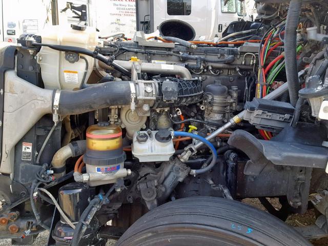 3AKJGED56GDHP6293 - 2016 FREIGHTLINER CASCADIA 1 WHITE photo 7