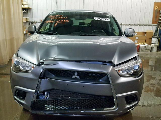 JA4AP3AU3BZ011022 - 2011 MITSUBISHI OUTLANDER GRAY photo 9