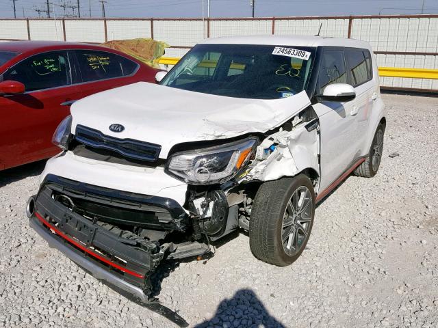 KNDJX3AA9J7898213 - 2018 KIA SOUL ! WHITE photo 2