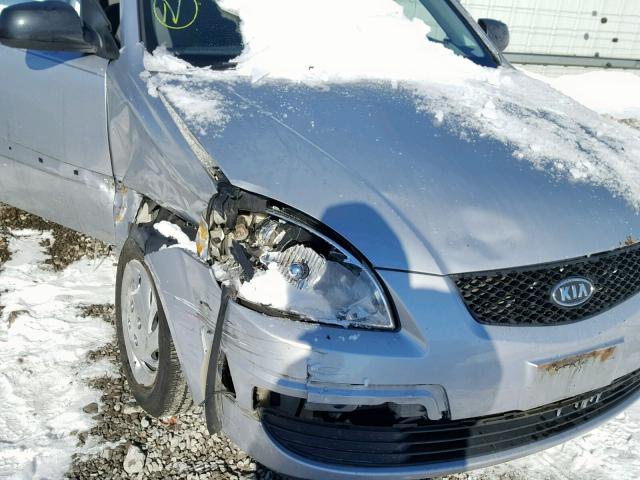 KNADE123866128201 - 2006 KIA RIO SILVER photo 9