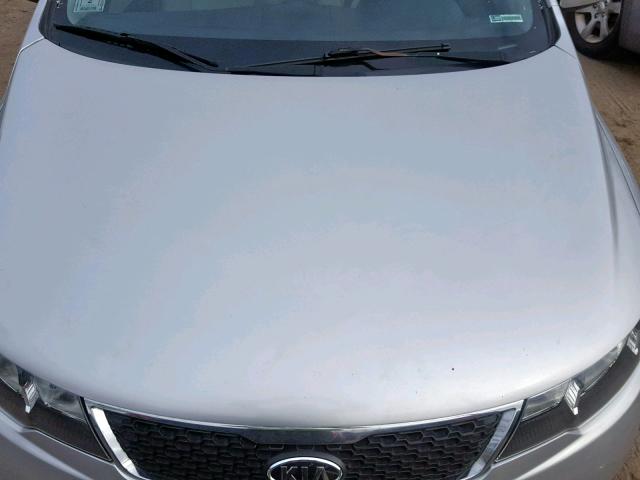 KNAFU4A21C5479426 - 2012 KIA FORTE EX SILVER photo 7