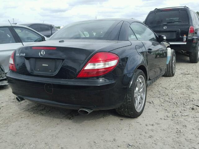 WDBWK56FX6F108725 - 2006 MERCEDES-BENZ SLK 350 შავი ფოტო 4