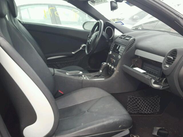 WDBWK56FX6F108725 - 2006 MERCEDES-BENZ SLK 350 შავი ფოტო 5